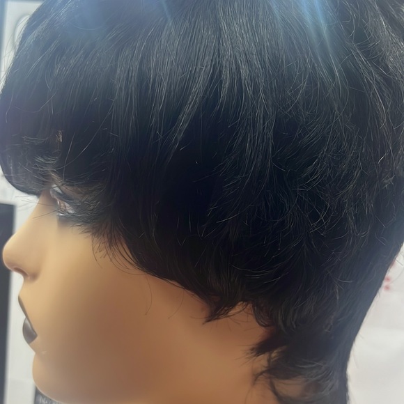- - Beautiful pixie edge wig - Picture 4 of 7
